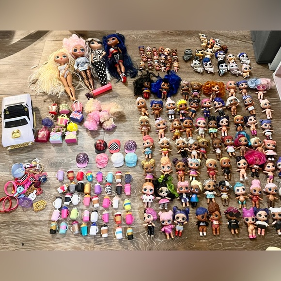 ๐HUGE L.O.L. SURPRISE DOLLS LOT- 200+ items included in bundle!! - Picture 8 of 8